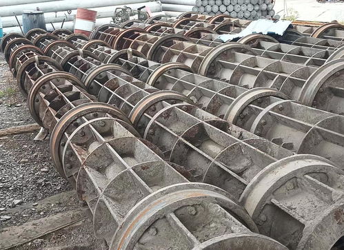 西藏拉薩回家養(yǎng)蛙,低價(jià)處理電桿廠設(shè)備,包括行車 焊機(jī) 攪拌站 空壓機(jī) 鋼模等